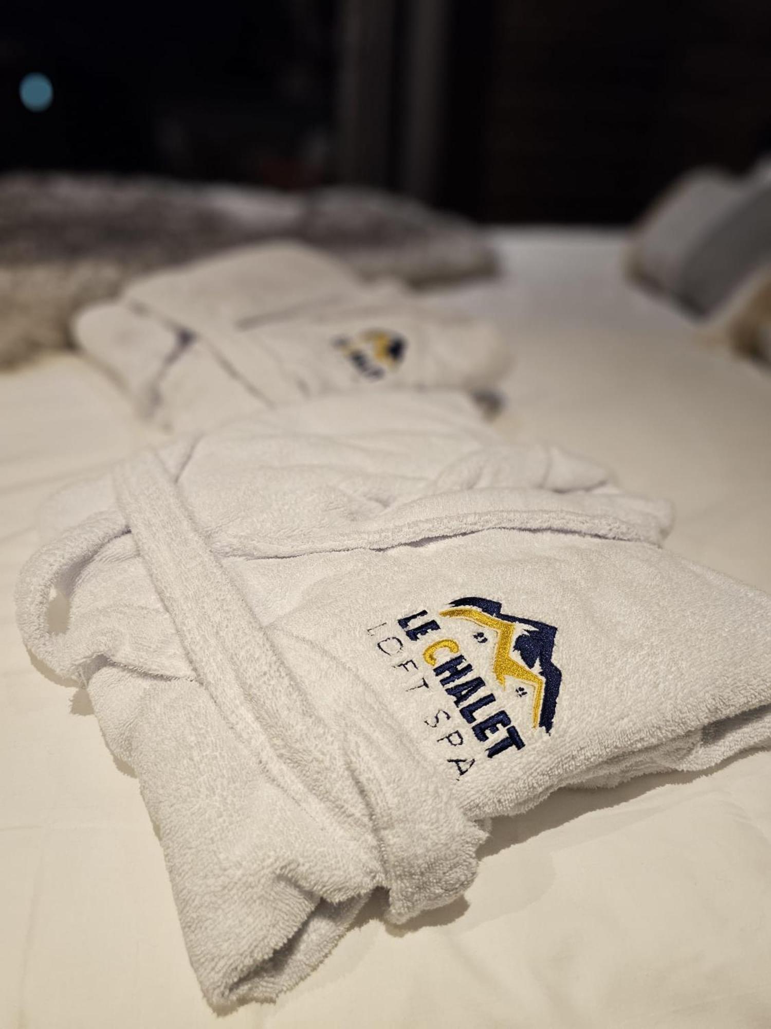 Le Chalet Loft Spa Calais Ngoại thất bức ảnh